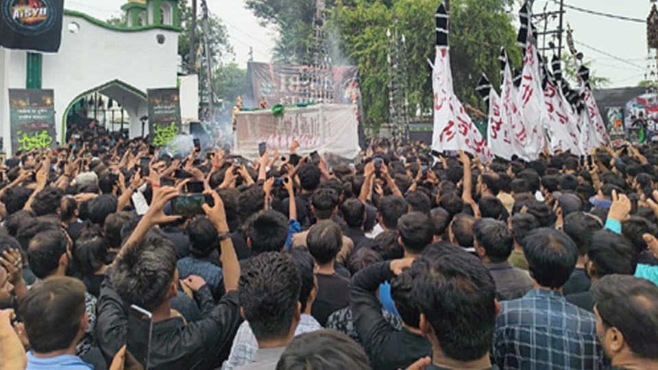 Kanpur: Coffins of 18 Bani Hashim were raised in Badi Karbala