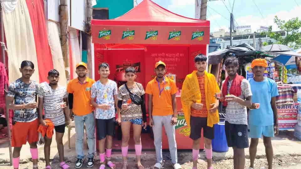 Kanwar Yatra 2025 Haridwar Amar Ujala and Brooke Bond Taaza Masala Chaska Serve Tea for Kanwar Pilgrims