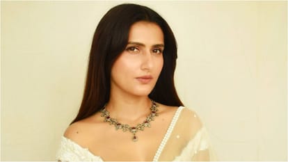 Metro In Dino Actress Fatima Sana Shaikh Shares her stunning and bold photos in saree with cryptic Caption