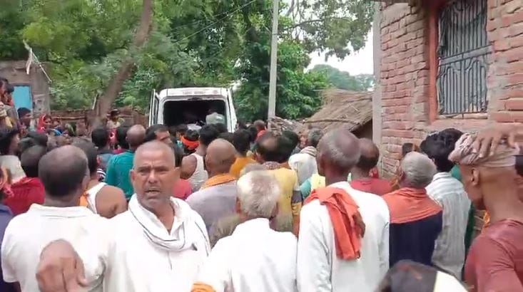 UP Accident pickup full of 25 devotees two dead in ballia going to Baba Dham screams and cries ensued