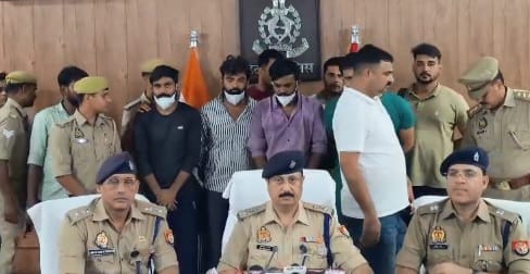 Attempt to defraud Rs 100 crore in Etawah Revealed through chat police arrested four international fraudsters