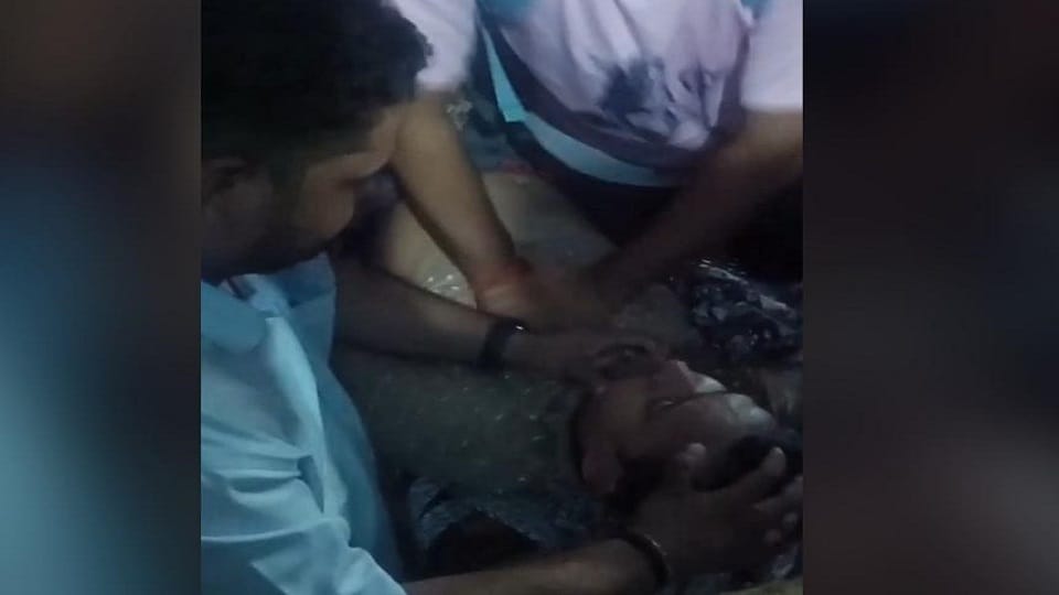 Meerut: Shiv devotee's breathing stopped as soon as he fell on the road, the doctor saved his life