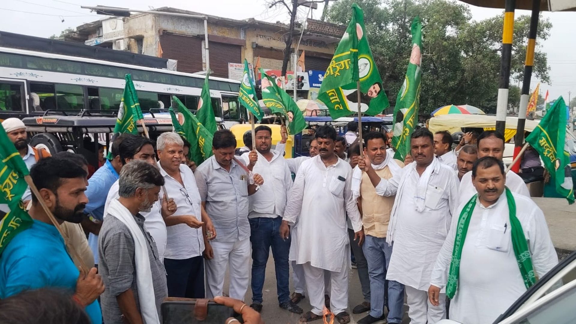राजद कार्यकर्ताओं का प्रदर्शन