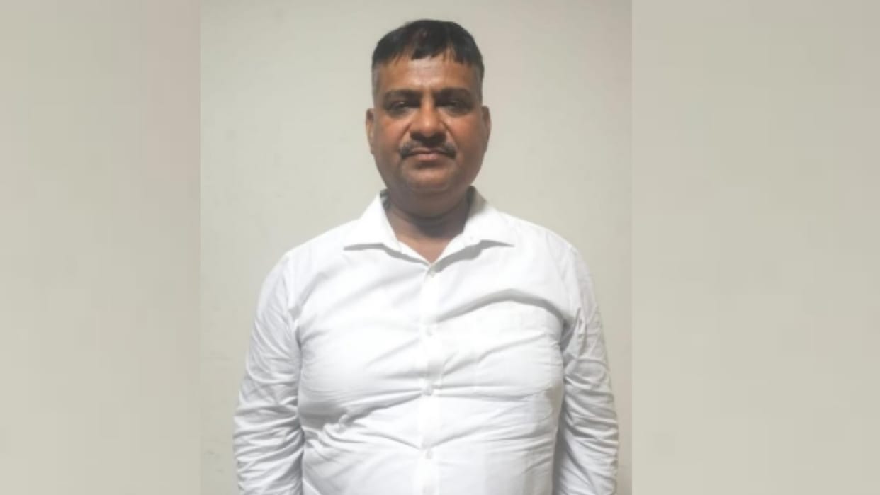 UP: Court clerk Rajesh Upadhyay, close to Changur, arrested.