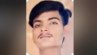 Yamuna Expressway Road Accident: Six Dead as Family Eco Car Crashes, Driver Dosed Off