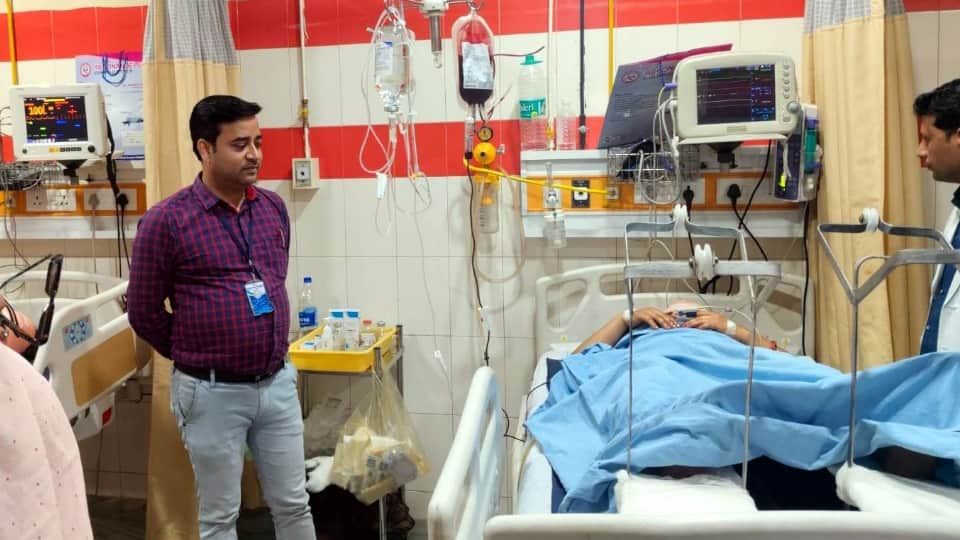 Road accident on Yamuna Expressway Six killed on UP Expressway Soni lost her husband and two sons