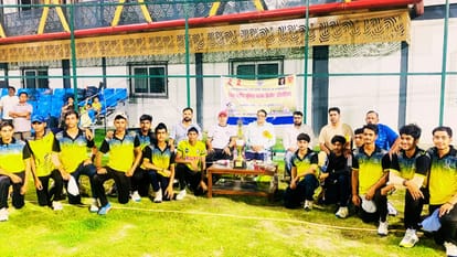 Sports News 32 players of Varanasi division are taking training in hockey technique and penalty corner
