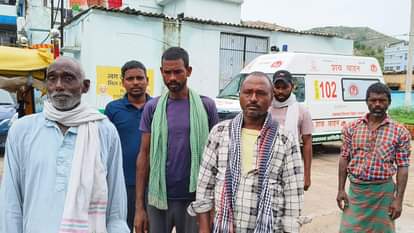 दुखी परिजन