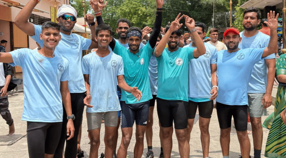 indore news: youths run 151 km from omkareshwar to mahakal to promote fitness and fight addiction
