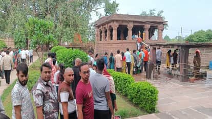 Shivalay of Chhattisgarh huge crowd of devotees gathers in the Kalchuri period Shiva temple