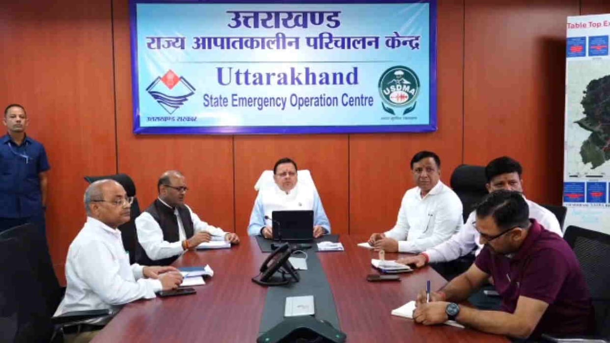 CM Dhami held three important meetings suddenly reached Uttarakhand Disaster Operations Center