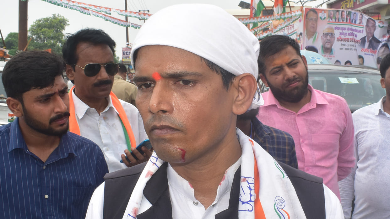 Fighting in Congress review meeting in Gorakhpur- Case filed against 6 including district president