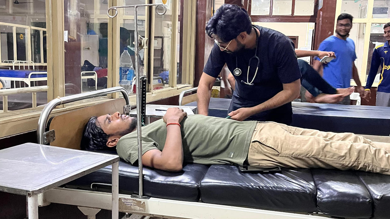 In Gorakhpur, 40 students fall ill due to food poisoning in BRD Medical College hostel