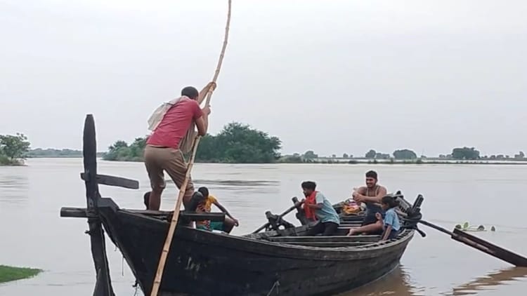 Bihar News: लखीसराय में गंगा का जलस्तर बढ़ा, दियारा क्षेत्र में बाढ़ का खतरा गहराया; फसलें हुईं जलमग्न