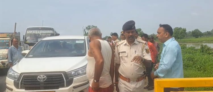 Bihar: चंदन मिश्रा हत्याकांड के चारों आरोपी पटना लाए गए, टोल पर लगा जाम; कुछ देर के लिए रुकीं गाड़ियां