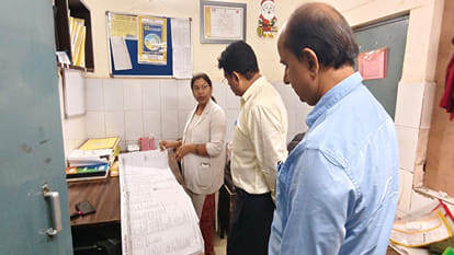 Kanpur: CMO inspected Kalyanpur CHC, gave instructions for cleanliness