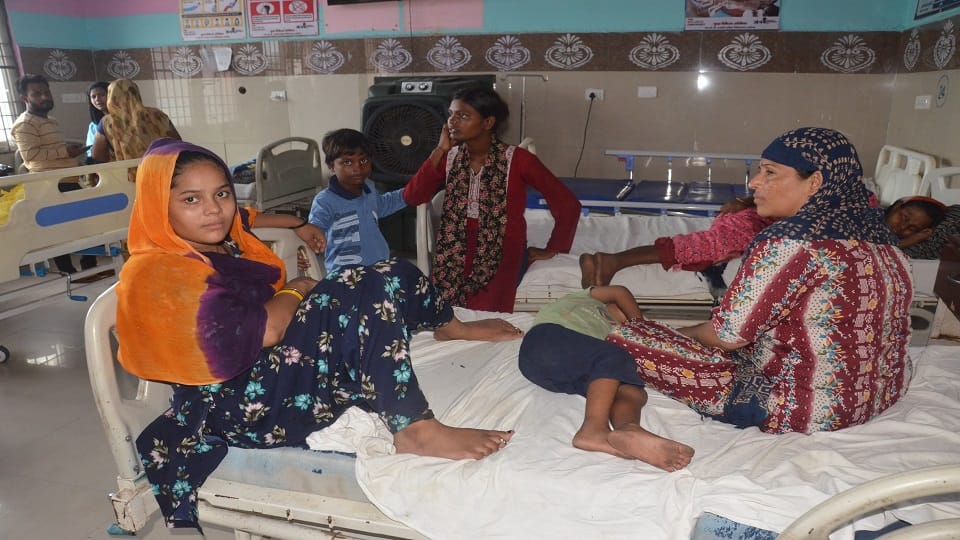 Uproar in the women district hospital over suspicion of child swapping