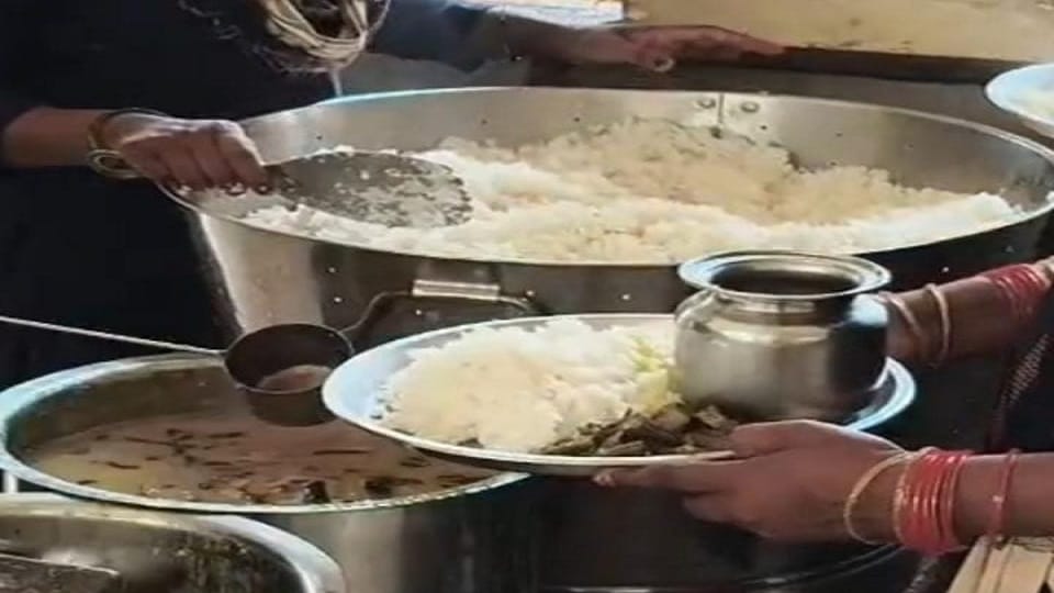 Distribution of substandard food to patients notice issued by medical college management in Korba