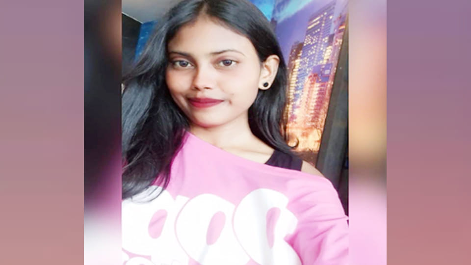 Kanpur: Fashion designing student dies after being hit by a train