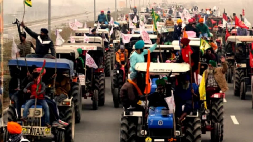 SKM tractor march on August 13 warns of showdown on November 26