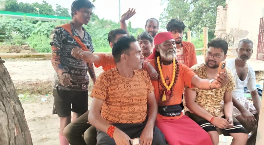 Kanwar Yatra 2025: Fusion of Faith and Digital Age, Devotees Sharing Every Moment on Social Media