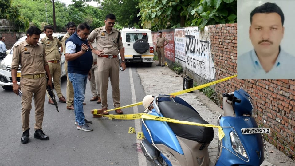 Builder Shot Multiple Times in Broad Daylight in Aligarh Attackers Fired After Hitting Scooter