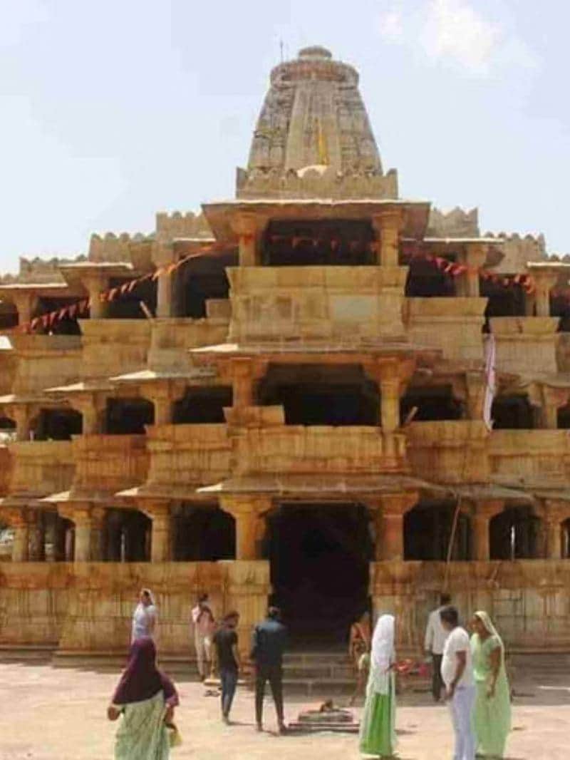 अद्भुत है राजस्थान के डूंगरपुर जिले में स्थित देवसोमनाथ मंदिर में बने दो शिवलिंग