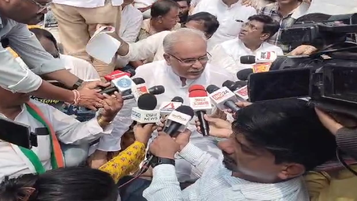 CG Congress  Economic blockade in CG, Bhupesh baghel taunts on BJP Government