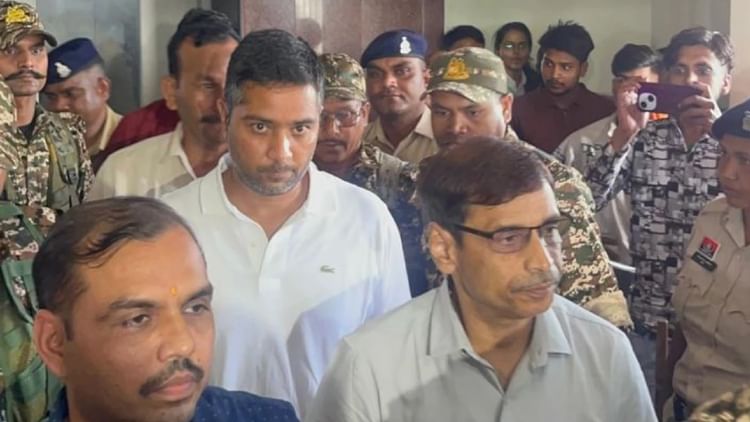 छत्तीसगढ़ शराब घोटाला: पूर्व मुख्यमंत्री भूपेश बघेल के बेटे चैतन्य बघेल 14 दिन की न्यायिक रिमांड पर गये जेल