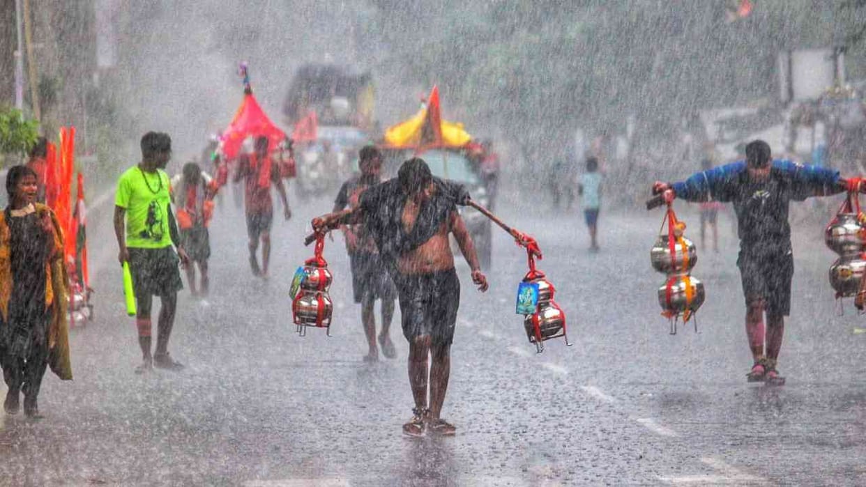 Heavy rain in Delhi's Dhaula Kuan and Gurugram