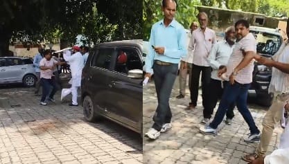 Kannauj Fight between SP leaders over borrowed money video of beating of former block pramukh goes viral