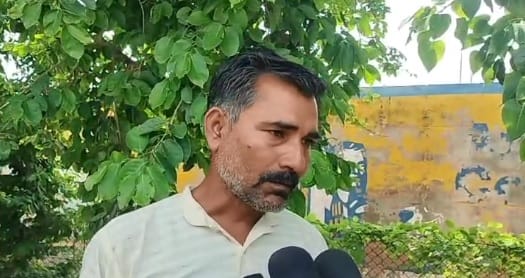 Kanpur Refined oil stolen from pickup near popular Dharm Kanta police is blaming the victim