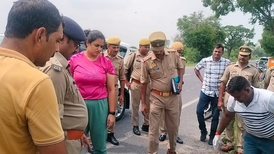 blooded body of sub inspector was found aside in highway in kasganj