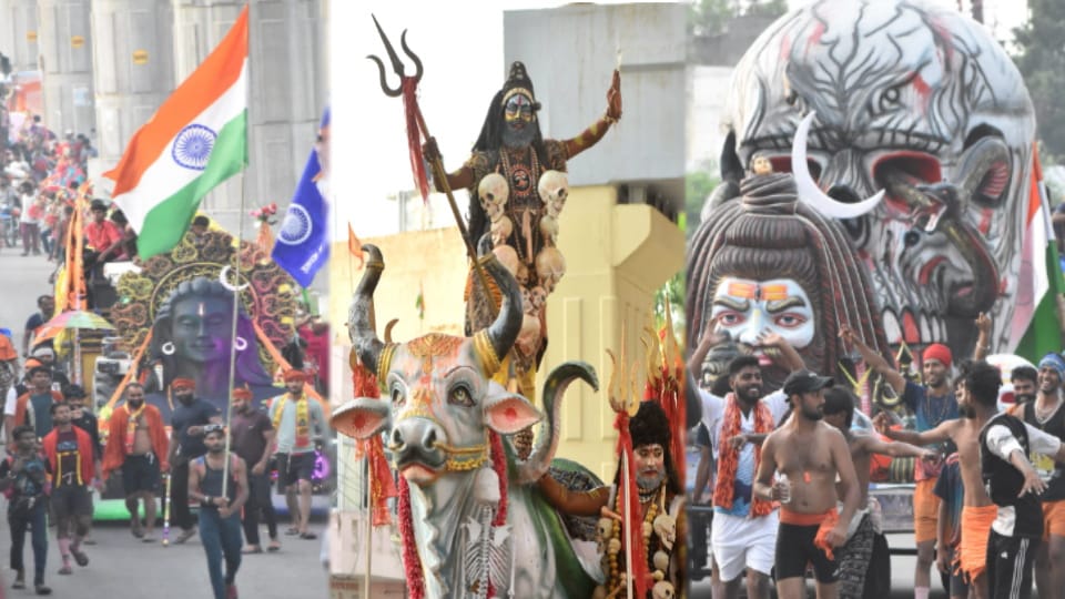 Preparations for Kanwar Yatra underway in Delhi: Pandals begin to come up on the roads.