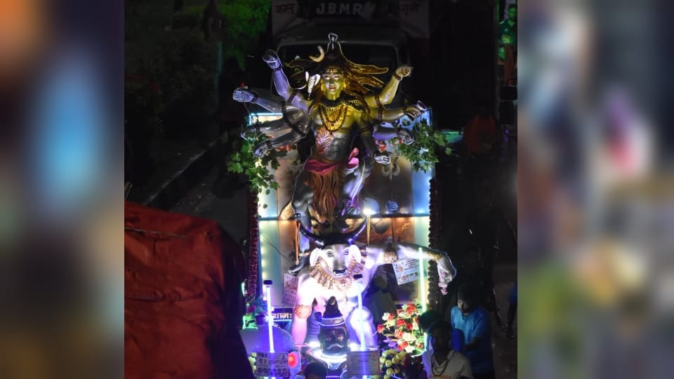 Kanwar Yatra 2025: Devotional Processions and Creative Jhaanki Kanwars Steal the Show on Highways