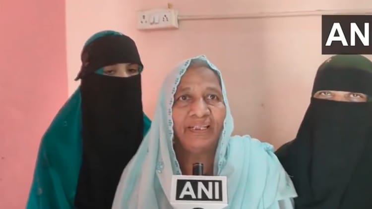 মুম্বই ট্রেনের বিস্ফোরণ: ‘বাবা-ভাই 19 বছর ধরে হারিয়ে গেছে, কন্যার বিয়ে …’, বারী আলী মামলার ঘটনাটি শুনেছিলেন মুম্বই ট্রেনের বিস্ফোরণ: ‘বাবা-ভাই 19 বছর ধরে হারিয়ে গেছে, কন্যার বিয়ে …’, বারী আলী মামলার ঘটনাটি শুনেছিলেন