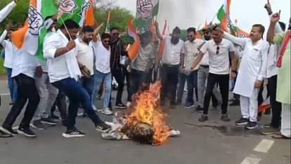 Statewide protest by Congress Economic blockade against the arrest of Chaitanya Baghel Congressmen gathere