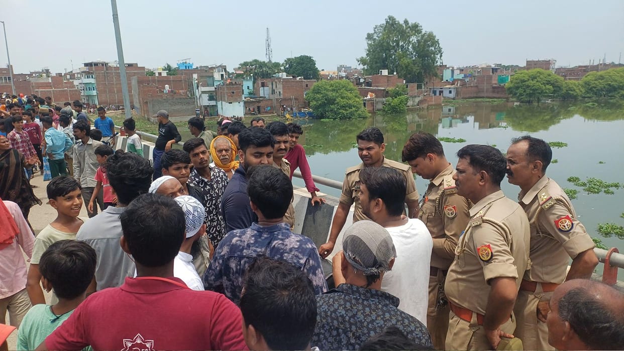 young man fell into Varuna river in Varanasi