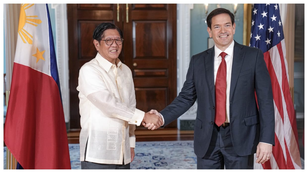 US President donald Trump talks with Philippine leader on tariffs China at White House