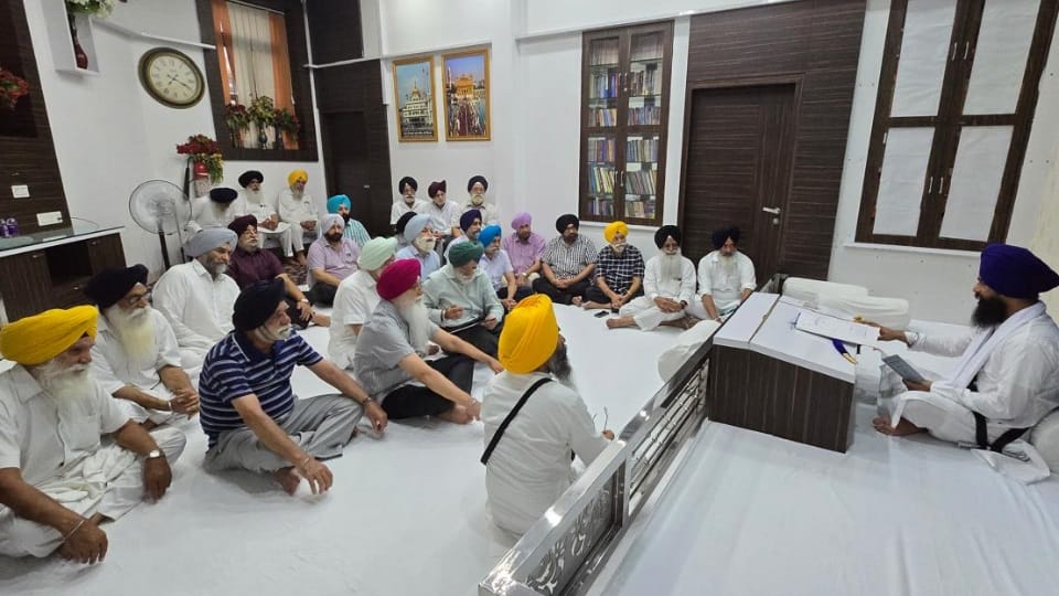 Order to Chief Khalsa Diwan Members should drink Amrit in 41 days will not color beard Sri Akal Takht