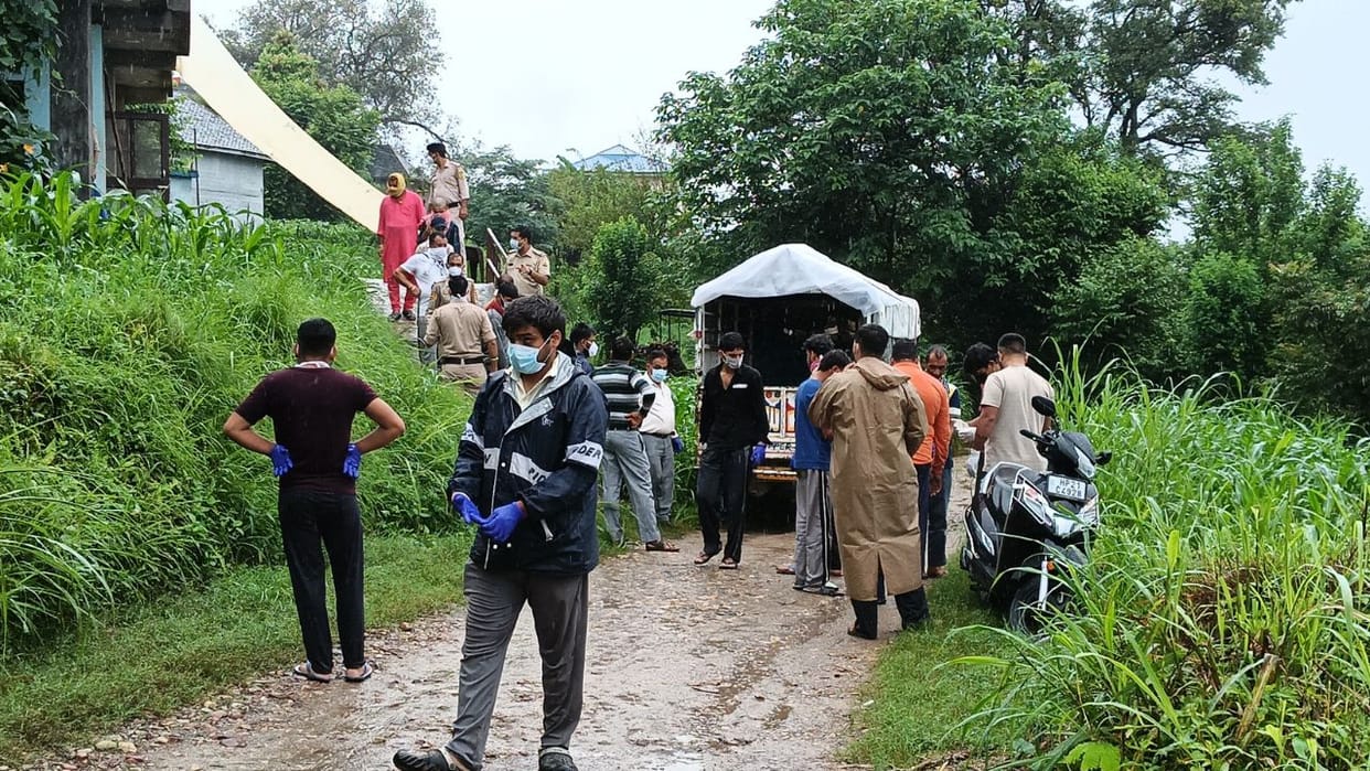 Himachal Elderly father body recovered from locked house and son body recovered from lake Sakroh village