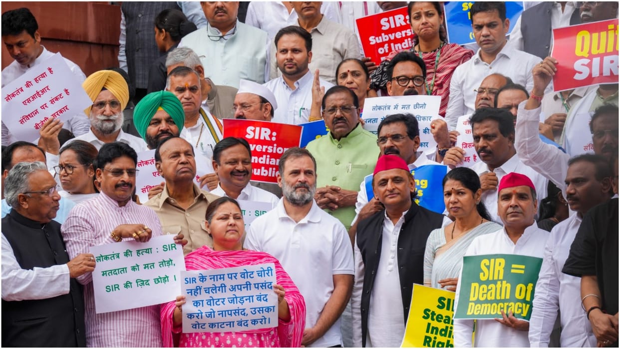 Opposition demonstrated in Parliament premises against Bihar voter list revision, said- attempt to steal votes