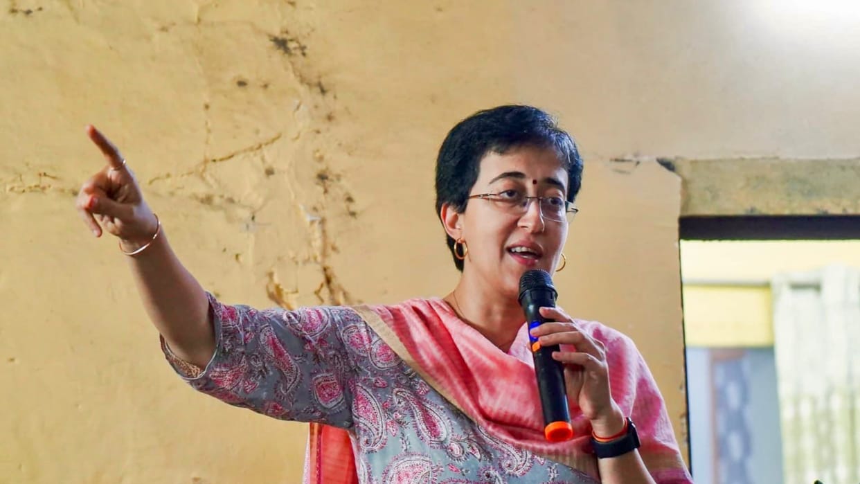 Atishi wrote a letter to CM on water shortage