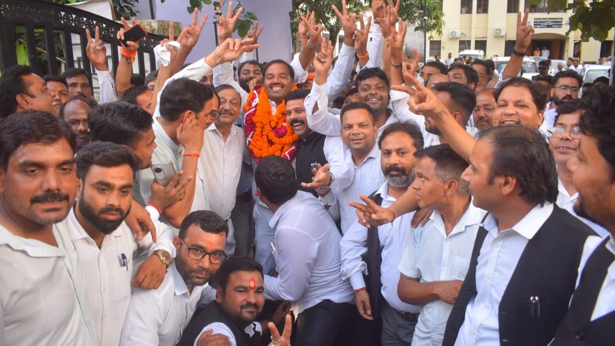 Deepak Pandey became the secretary of Bareilly Bar Association