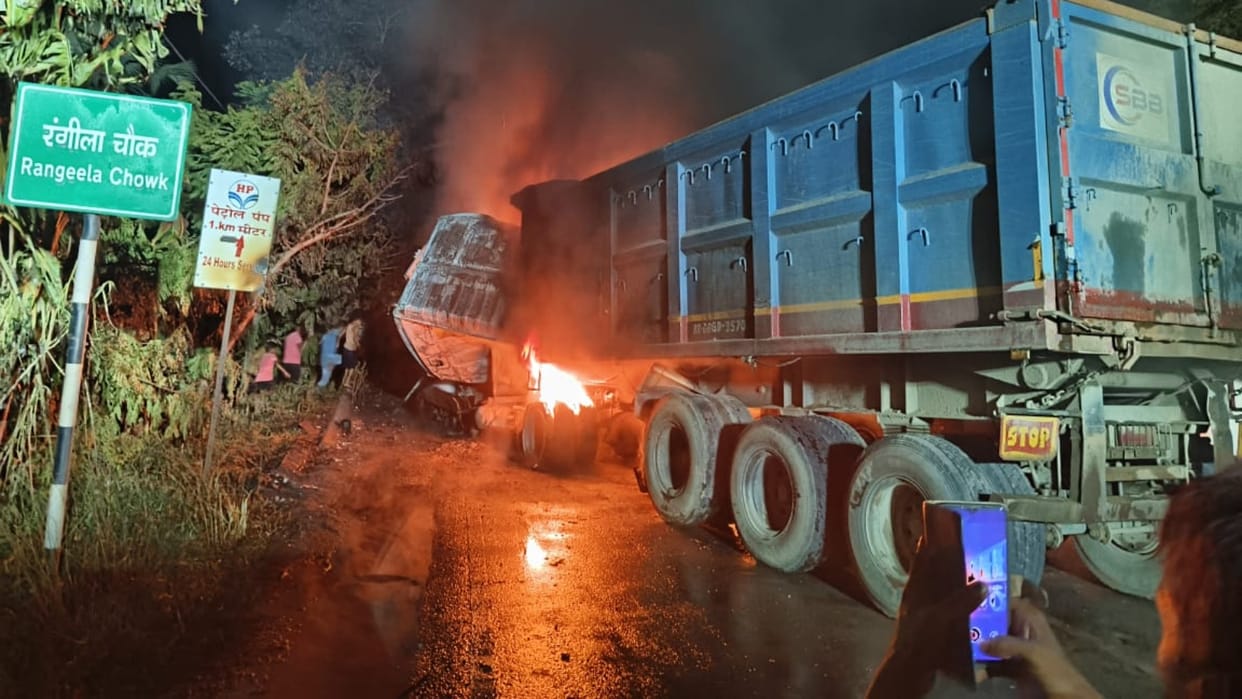 Bihar News : Many people burnt alive in Accident News Hajipur bihar vaishali news father son died