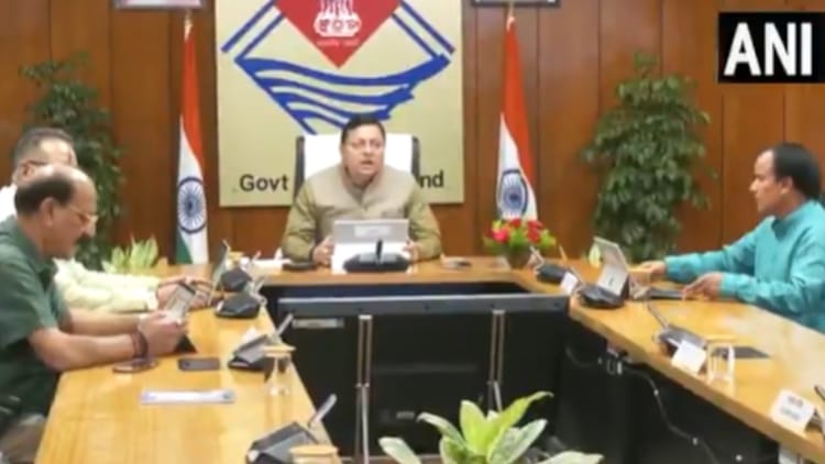 Uttarakhand: अब 55 साल के शिक्षक भी सीधी भर्ती से बन सकेंगे प्रधानाचार्य, पढ़ें कैबिनेट के अन्य फैसले