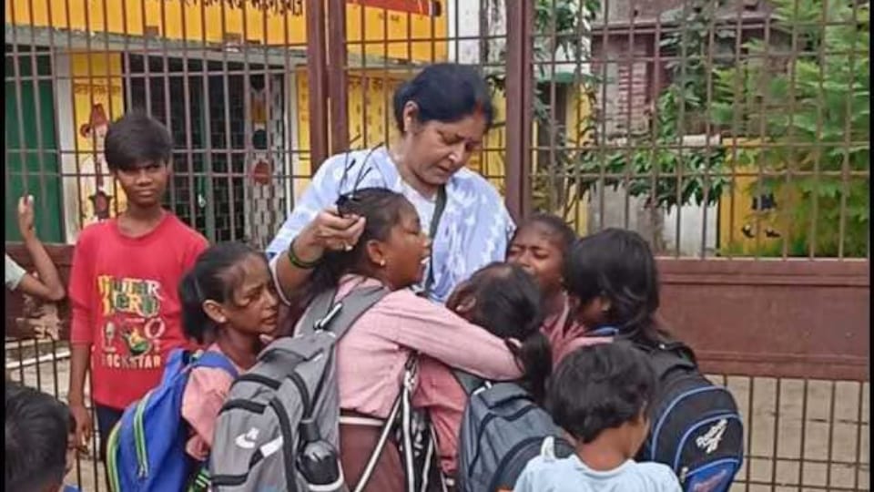 Merger of schools: Neither distance nor problem was seen, schools were merged, arbitrariness of officials is