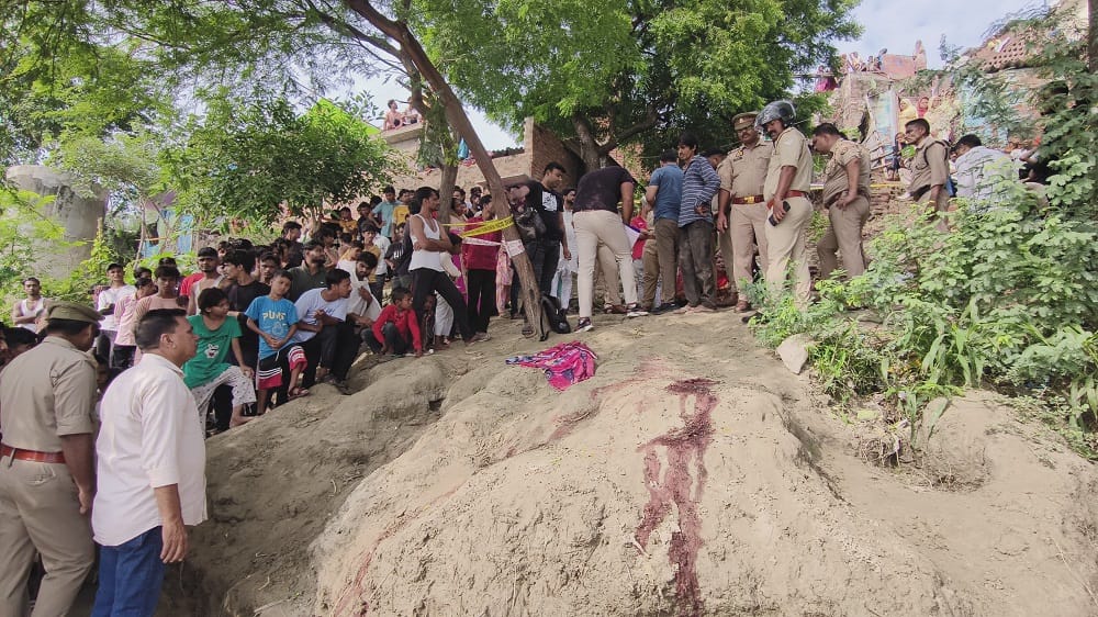 Kanpur Murder Windpipe cut five injury marks on neck mother had said dont go Arbaaz
