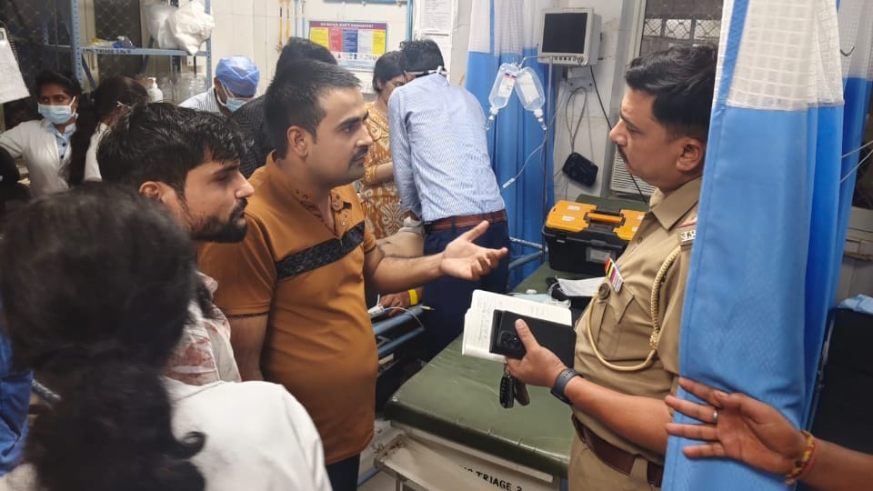 lucknow murder Akash got angry after being provoked by his female friend killed hotel worker In Lucknow
