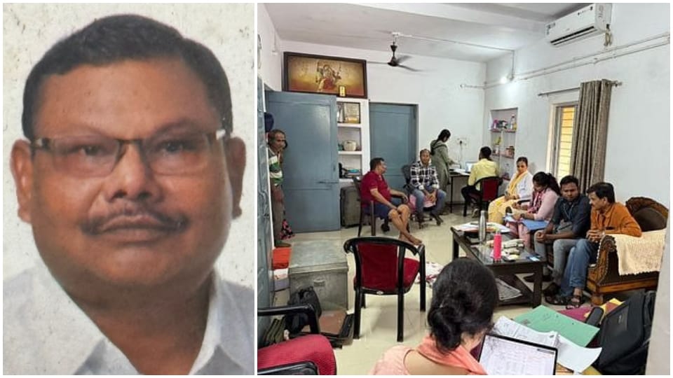 अजाक विभाग के उपायुक्त जगदीश प्रसाद सरवटे के ठिकानों पर ईओडब्ल्यू की कार्रवाई।